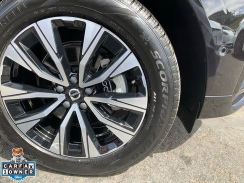 Used 2025 Volvo XC60 B5 Plus image 75