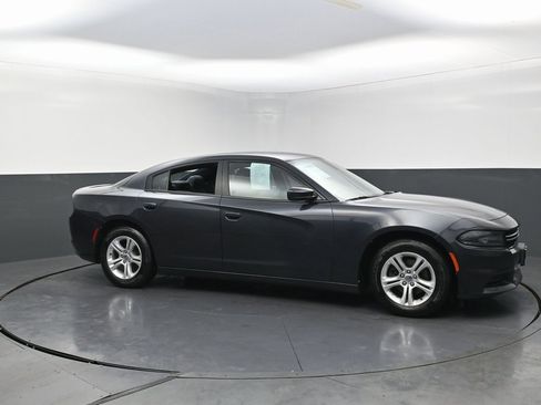 Used 2016 Dodge Charger SE image 8