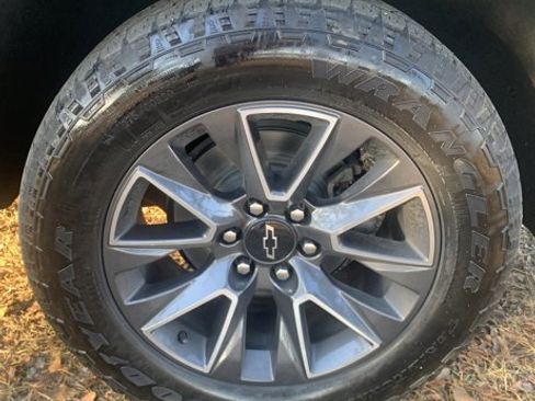 Used 2021 Chevrolet Tahoe Z71 image 29