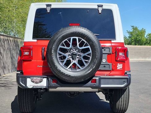 New 2026 Jeep Wrangler Unlimited Sahara w/ Whitecap Package AWD/4WD image 8