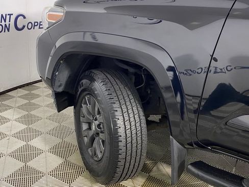 Certified 2020 Toyota Tacoma SR5 AWD/4WD image 23