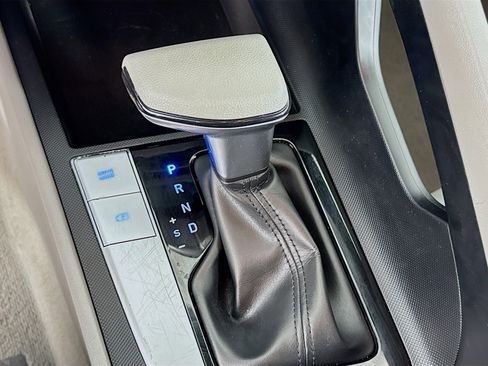 Used 2021 Hyundai Elantra SEL image 19