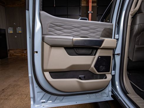 Used 2026 Ford F450 Platinum w/ Platinum Plus Package image 38