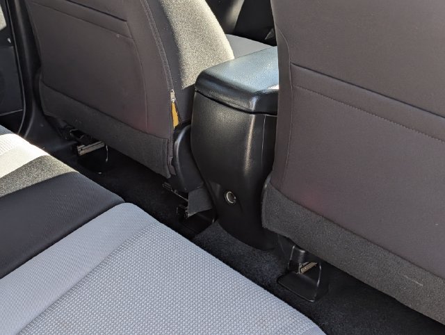Used 2018 Toyota RAV4 XLE FWD image 32