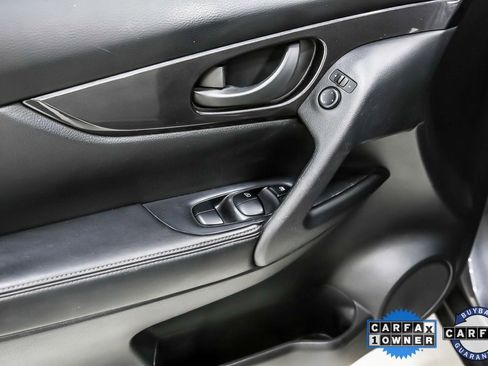 Used 2020 Nissan Rogue S image 23