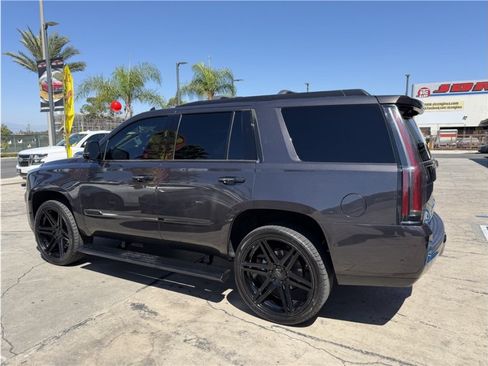 Used 2018 Cadillac Escalade Premium Luxury AWD/4WD image 64