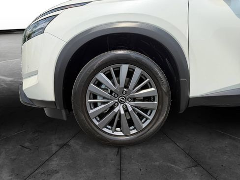 Used 2024 Nissan Pathfinder SL w/ SL Premium Package AWD/4WD image 14