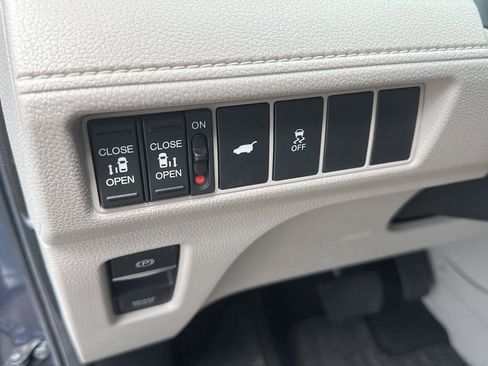 Used 2025 Honda Odyssey EX-L image 11