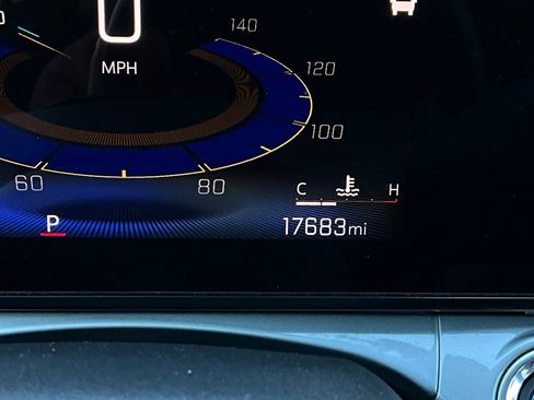 Used 2025 Chevrolet Trax LT image 37