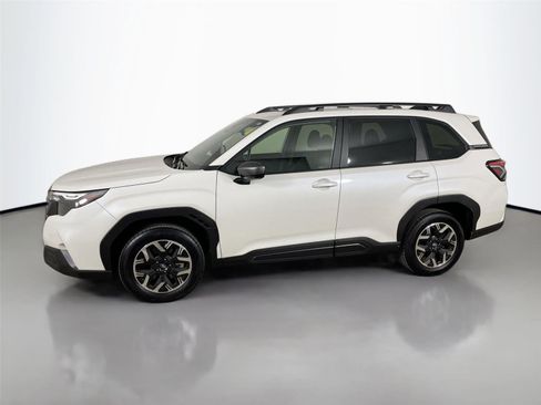 Used 2025 Subaru Forester Premium image 8