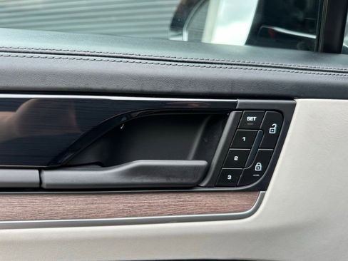 Certified 2025 Porsche Cayenne S image 20