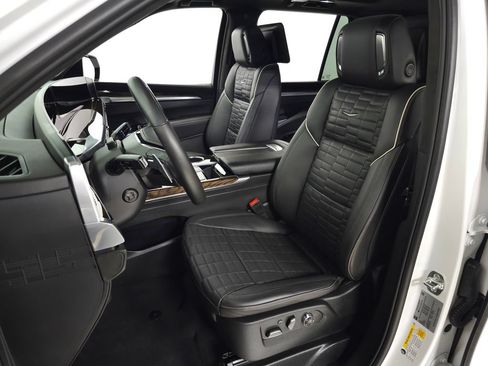 Used 2025 Cadillac Escalade Sport Platinum AWD/4WD image 19