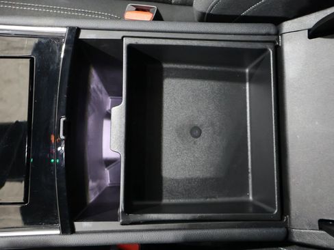 Used 2024 Chevrolet Traverse LT image 35