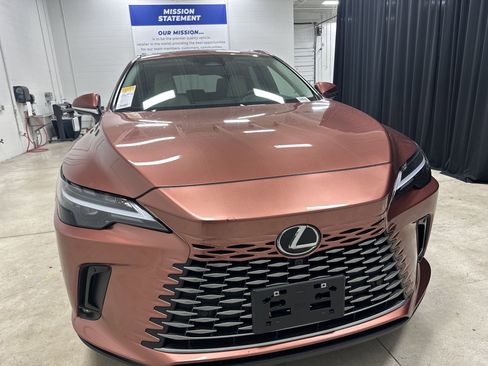 Used 2024 Lexus RX 350 Premium w/ Convenience Package image 3