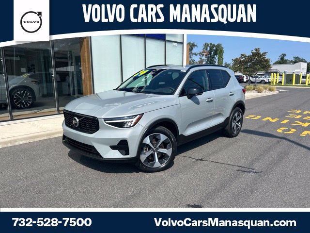Certified 2024 Volvo XC40 B5 Core AWD/4WD image 1