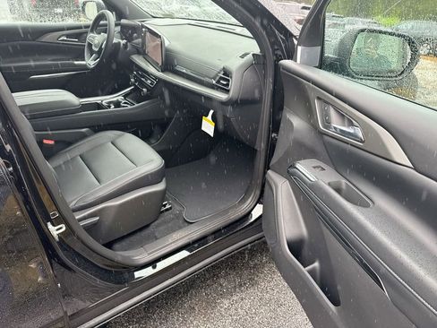 New 2026 Chevrolet Traverse LT image 32