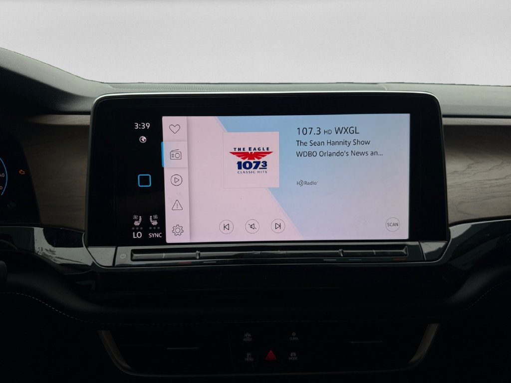 Used 2024 Volkswagen Atlas SE w/ Panoramic Sunroof Package FWD image 14