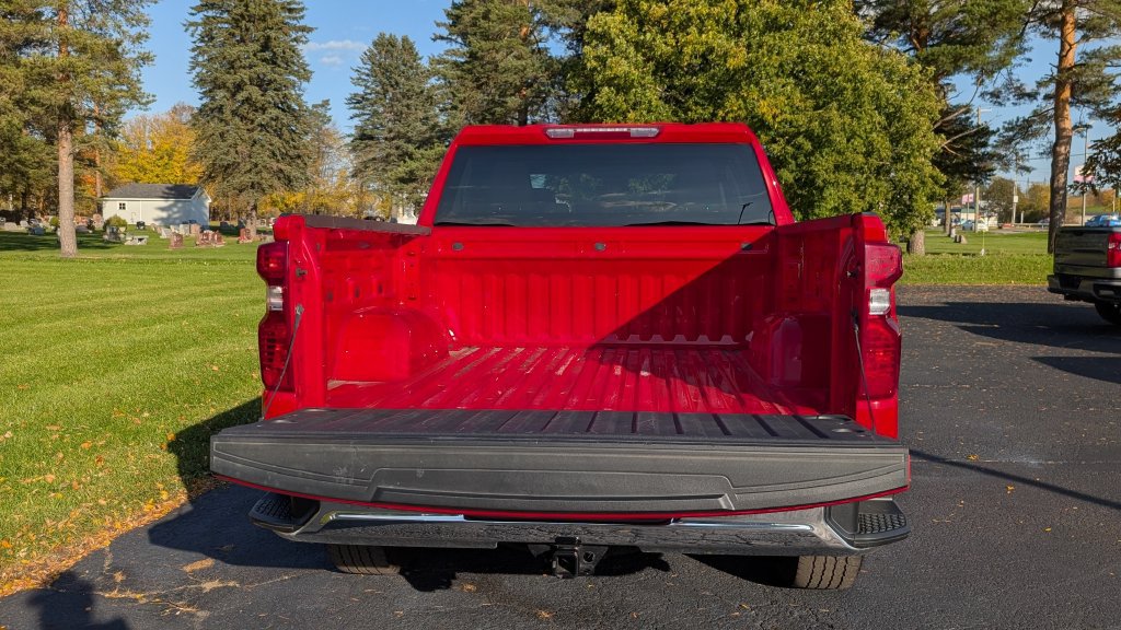 Used 2024 Chevrolet Silverado 1500 LT AWD/4WD image 23