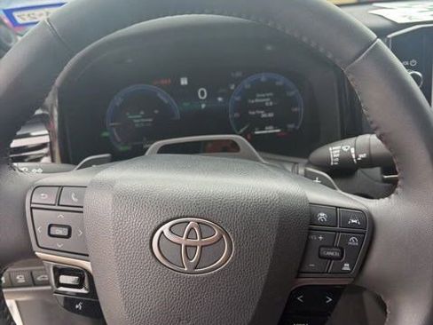 Used 2025 Toyota Camry XSE w/ Premium Plus Package image 9