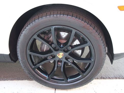 Used 2020 Porsche Cayenne image 36