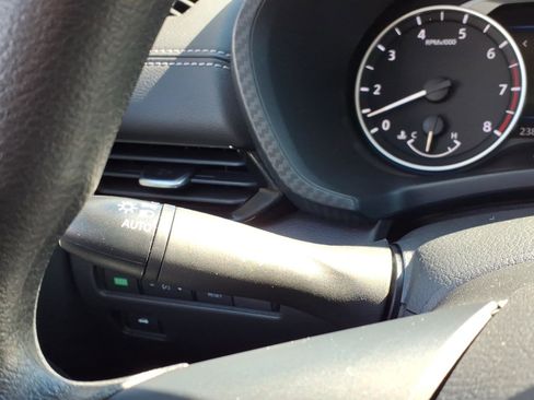 Used 2025 Nissan Sentra SV FWD image 29