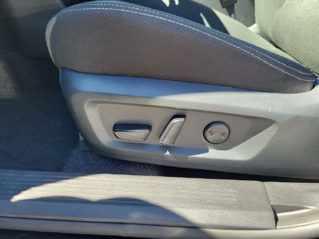 Used 2025 Nissan Rogue SV FWD image 11