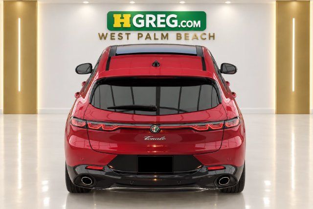 Used 2024 Alfa Romeo Tonale Veloce w/ Premium Interior Package AWD/4WD image 8