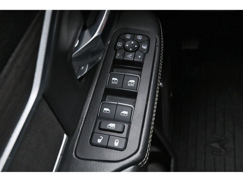 Used 2025 RAM 3500 Laramie AWD/4WD image 21
