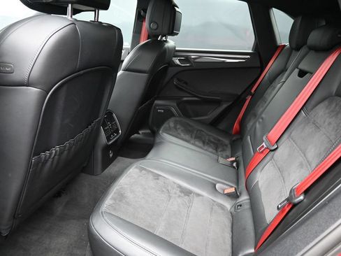 Used 2021 Porsche Macan GTS w/ Sport Chrono Package AWD/4WD image 16
