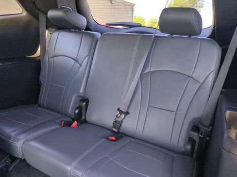 Used 2024 Buick Enclave Premium AWD/4WD image 30