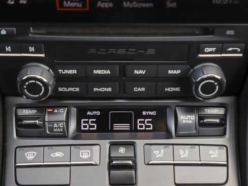 Used 2019 Porsche 911 Speedster image 34