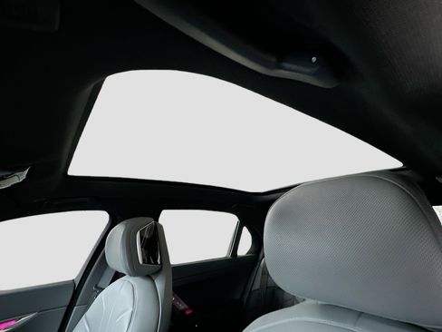 Used 2024 BMW 740i image 23