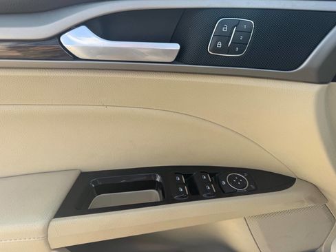 Used 2013 Ford Fusion SE image 22