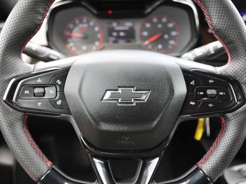 Used 2025 Chevrolet Trax RS FWD image 35