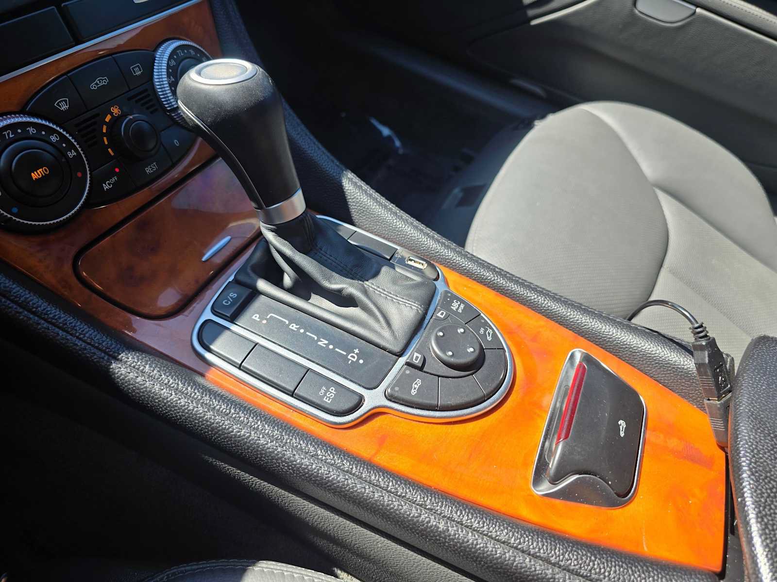 Used 2005 Mercedes-Benz SL 500 image 24