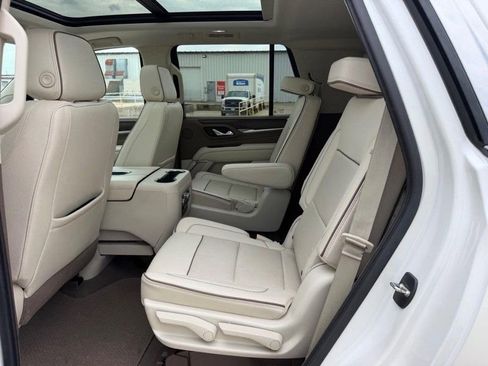 Used 2021 GMC Yukon Denali AWD/4WD image 9