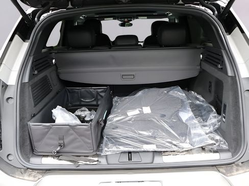 New 2026 Land Rover Range Rover Sport Dynamic SE AWD/4WD image 15