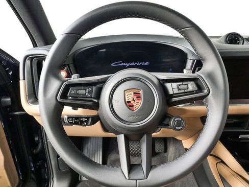 Used 2026 Porsche Cayenne E-Hybrid AWD/4WD image 10