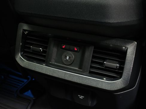 Used 2024 Ford F250 Platinum image 19