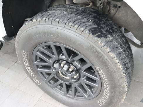 Used 2022 Ford F250 XLT w/ Black Appearance Package AWD/4WD image 3