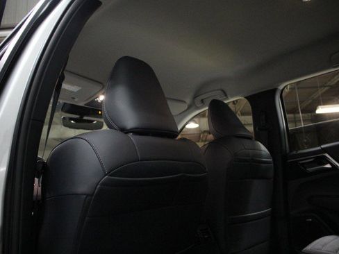 New 2025 Mitsubishi Outlander SE image 23