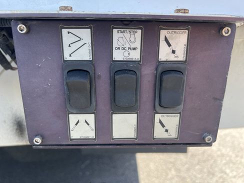 Used 2016 Ford F550 4x4 Regular Cab Super Duty image 25