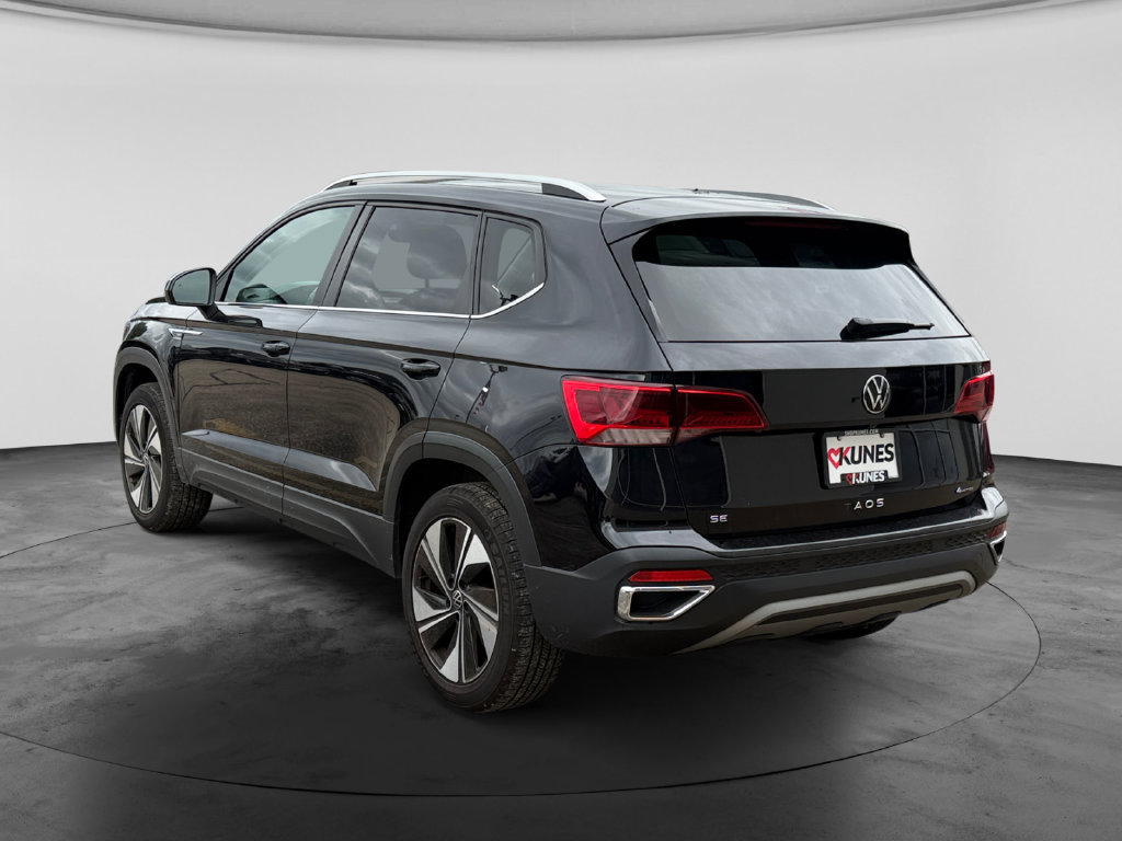 Used 2024 Volkswagen Taos SE AWD/4WD image 7