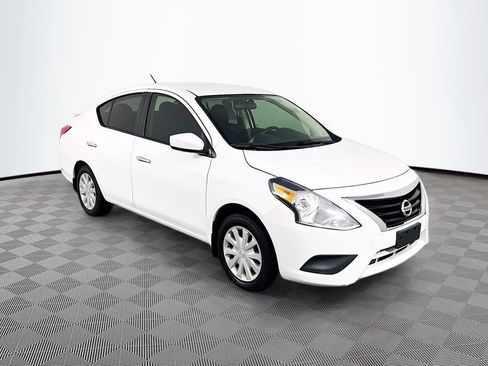 Used 2019 Nissan Versa SV FWD image 1