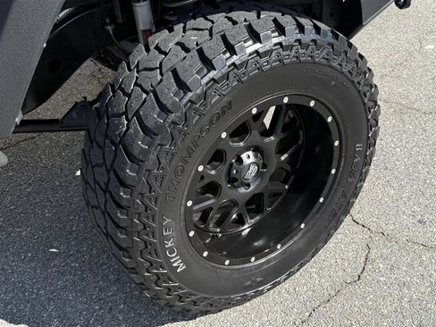 Used 2015 Jeep Wrangler Unlimited Rubicon w/ Dual Top Group AWD/4WD image 34