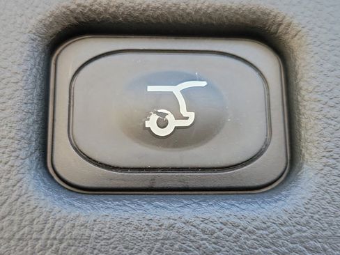 Certified 2022 Lincoln Nautilus Reserve w/ Equipment Group 201A image 13