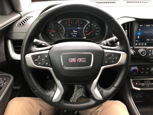 Used 2024 GMC Terrain SLT AWD/4WD image 13