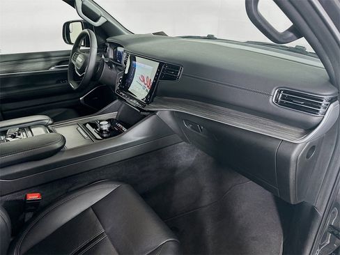 Used 2024 Jeep Wagoneer Series II w/ Flexible Seating Group image 31