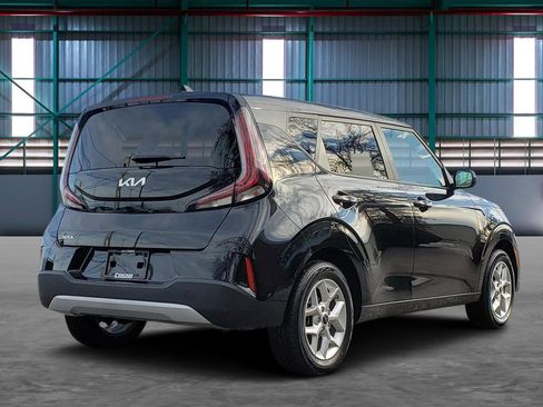 Used 2023 Kia Soul LX w/ Option Group 015 image 5
