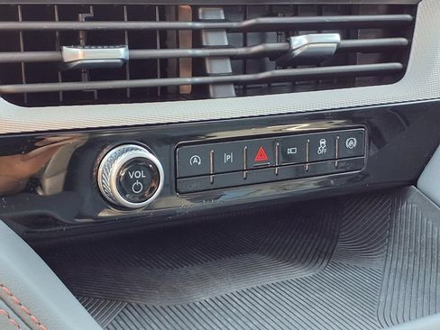 New 2026 Ford Explorer Active w/ Active Comfort Package AWD/4WD image 9